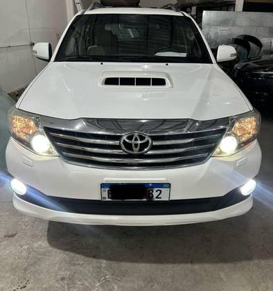 TOYOTA HILUX SW4 3.0 SRV 4X4 16V TURBO INTERCOOLER DIESEL 4P AUTOMÁTICO TOYOTA HILUX SW4 3.0 SRV 4X4 16V TURBO INTERCOOLER DIESEL 4P AUTOMÁTICO